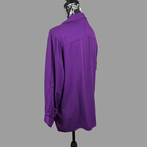 St. John’s Bay Collar and Button V-Neck 3/4 Sleeve Blouse - Women’s Large - Picture 5 of 7